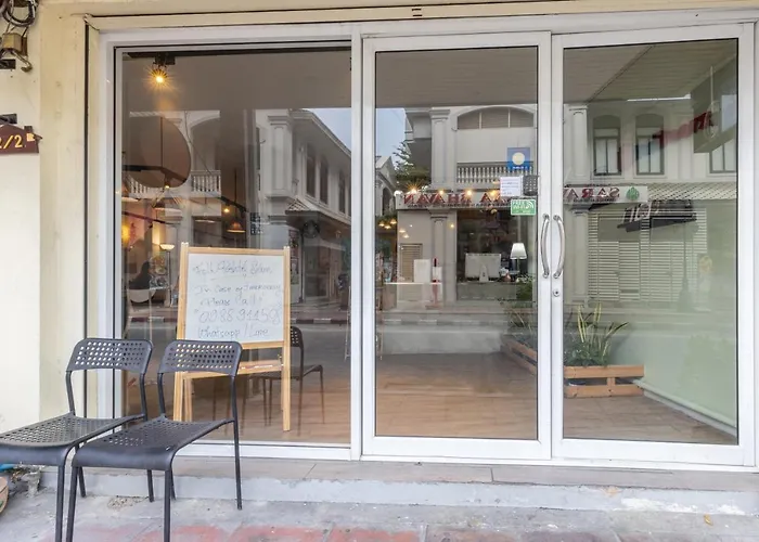 Folk Poshtel Silom